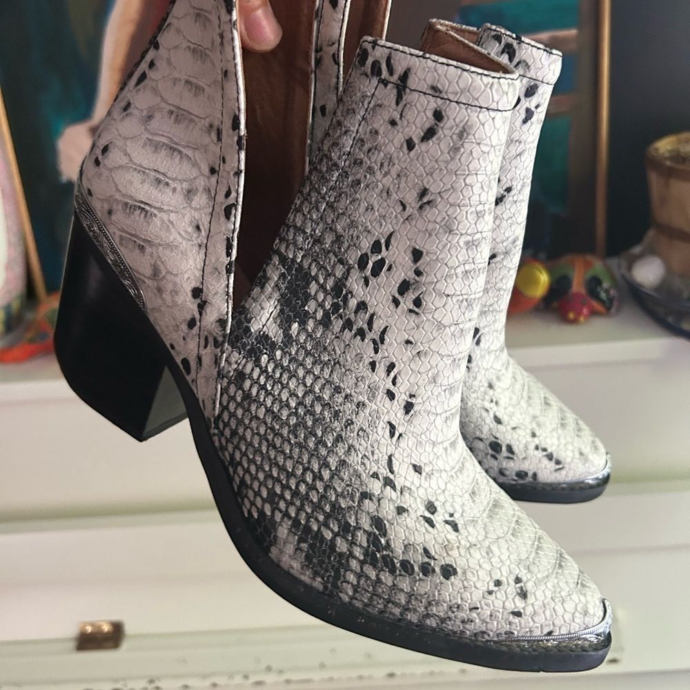 Jeffrey Campbell White and Black Snake-Print Ankle Boots